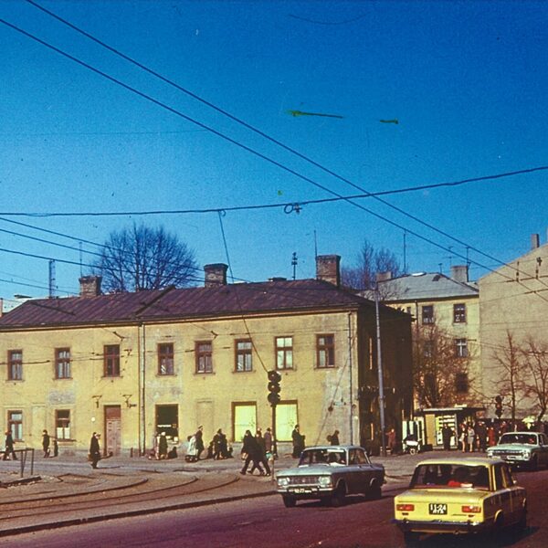 Sarkandaugavas / Tilta ielas krustojums ap 1970. Foto: Vigo Flugins.