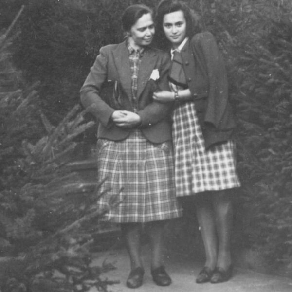 Marta un Lūcija Klauģes | 1950tie