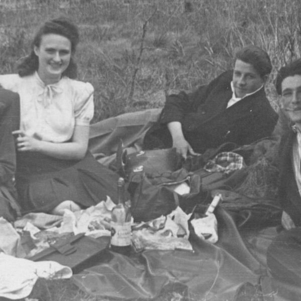 Sarkandaugavas jaunieši Carnikavā | 04.06.1950.