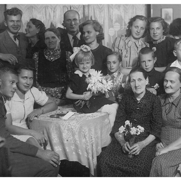 Svinības Alekša ielas 5 dzīvoklī | 1930. gadu beigas