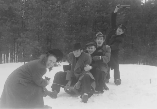 Dzidra Lazdovska ar draugiem | 1950tie