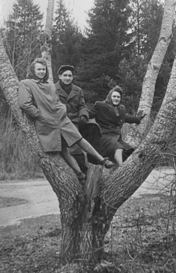 Sarkandaugavas jaunieši Ķemeros | 04.1951.