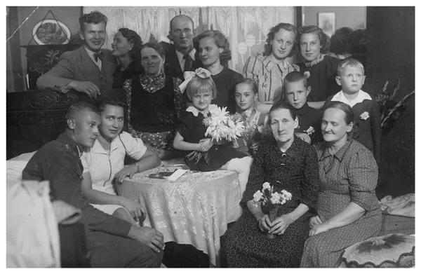Svinības Alekša ielas 5 dzīvoklī | 1930. gadu beigas