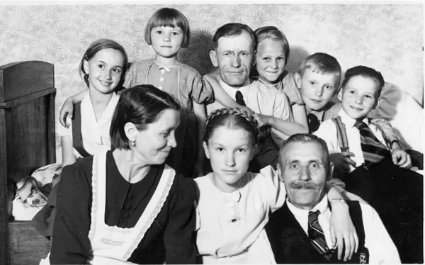 1. rindā no labās - strēlnieks Jānis Bērzkalns | 1930. gadu beigas
